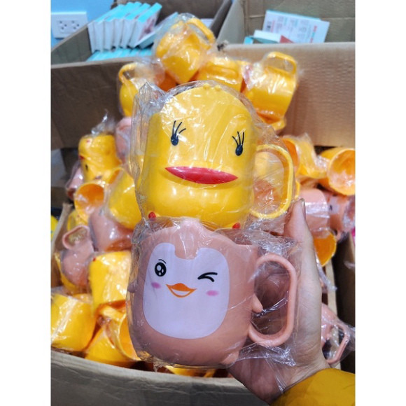 (Chuyên sỉ) Cốc đánh răng cho bé, cốc uống nước cute hình con vịt vàng cốc con heo xinh xắn Kho Sỉ 9