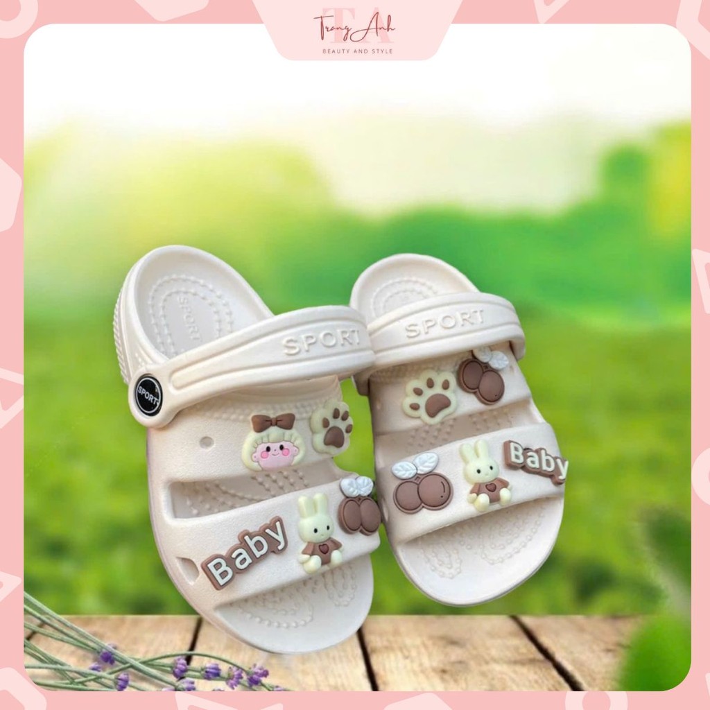Dép Trẻ Con 2 Quai Gắn Mác Ngẫu Nhiên Siêu Xinh, Đáng Yêu Dành Cho Bé Hở Mũi Màu Sắc Đa Dạng