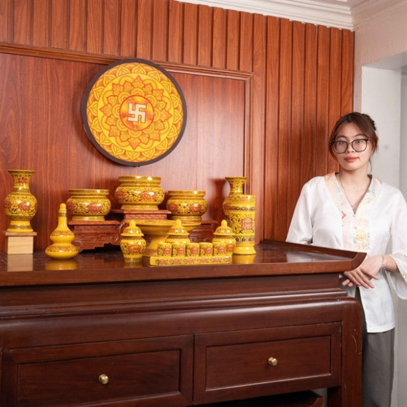 Bộ Đồ Thờ Gia Tiên Sứ Gấm Vàng Thờ Gia Tiên Thờ Phật