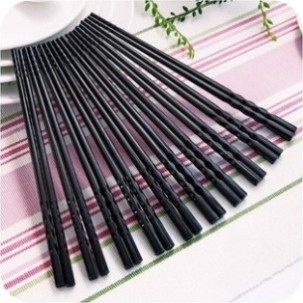 Combo 10 vỉ (100 đôi) đũa nhựa đen kháng khuẩn xoắn 2 Đầu Chống Trượt Sang Trọng Chất Lượng Cao H279  - HD21