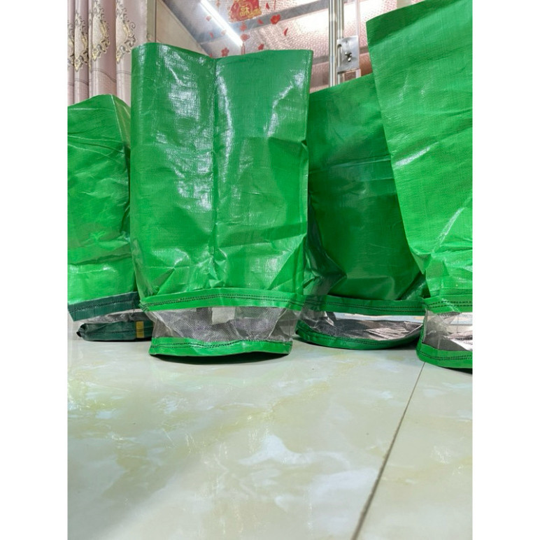 “Túi Đựng Ong Vò Vẽ và Ong Đất: An Toàn, Tiện Lợi Cho Người Nuôi Ong”