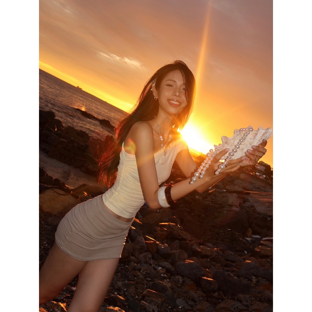 [ 𝐕𝐈𝐁𝐄 𝐒𝐔𝐌𝐅𝐈𝐓𝐒 ] Set áo thun lệch vai Slimfit DANEJI nhún eo - Chân váy mini skirt Sữa hạt xám pastel | BigBuy360 - bigbuy360.vn