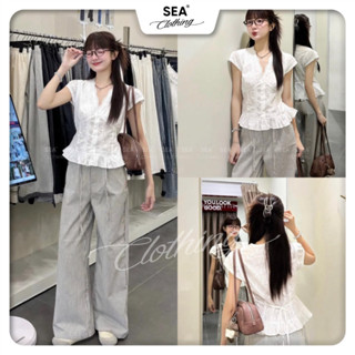    SEA - SẴN HÀNG L1   Áo ren trắng tay hến cổ V xẻ ngực có lót ERISS TOP 