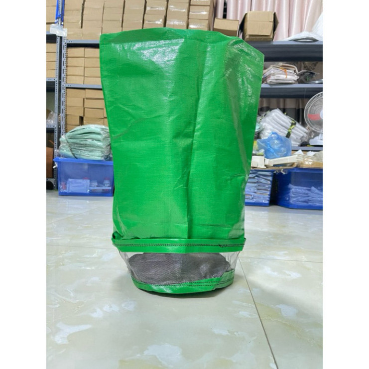 "Bình chứa ong vò vẽ, ong đất: Thân thiện, tiện lợi cho việc bảo quản và sử dụng."