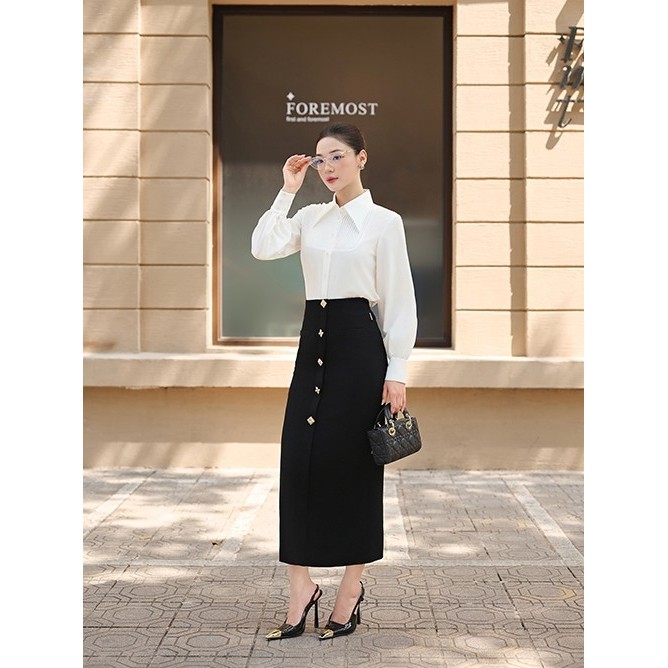 Chân váy dáng dài juyp tuyết mưa công sở thanh lịch đính nút Orchid - OTN8B059