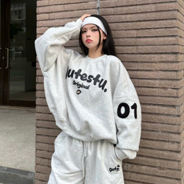 Áo Sweater Outerity Số 01 Kiểu Form Rộng Boxy / Nỉ Bông Dày Dặn Unisex Dành Cho Nam Nữ SALE