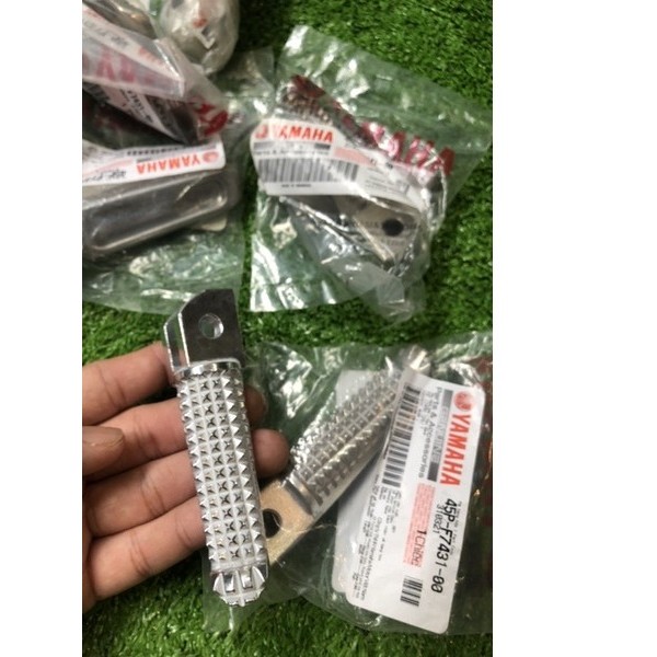 hỏa tốc gác chân zin chính hãng yamaha r15 r15v3 r15v4 r15m r3 r6 r1 mt03 mt15 xsr tfx fz150i fz1555