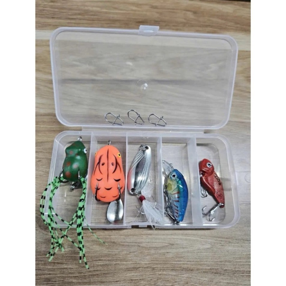 Mồi câu lure. Combo hộp mồi câu lure gồm 5 con mồi kèm theo khóa lure. Mồi câu lure đa dạng địa hình