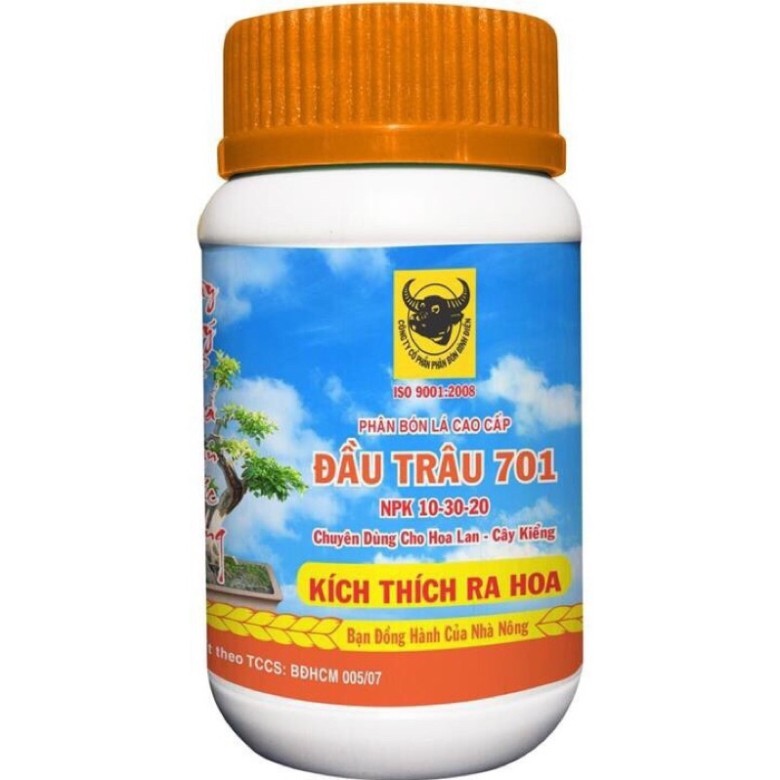 Phân bón lá cao cấp-Phân bón đầu trâu M701 kích thích ra hoa