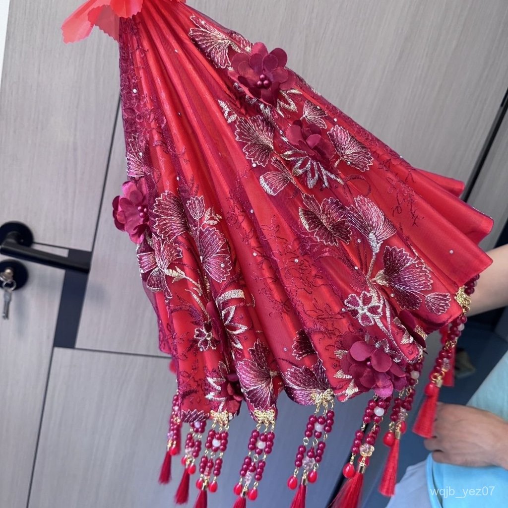 Ô cưới lụa đỏ có tua rua kiểu Hanfu truyền thống Trung Quốc, ô cưới phong cách cổ xưa Trung Quốc.