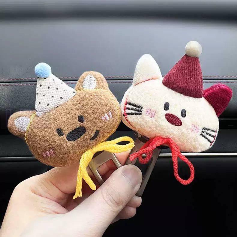 New Car Plush Doll Safety Plug with Cute Buckle Plug Car Seat Back Safety Belt Extension Holder MDV5