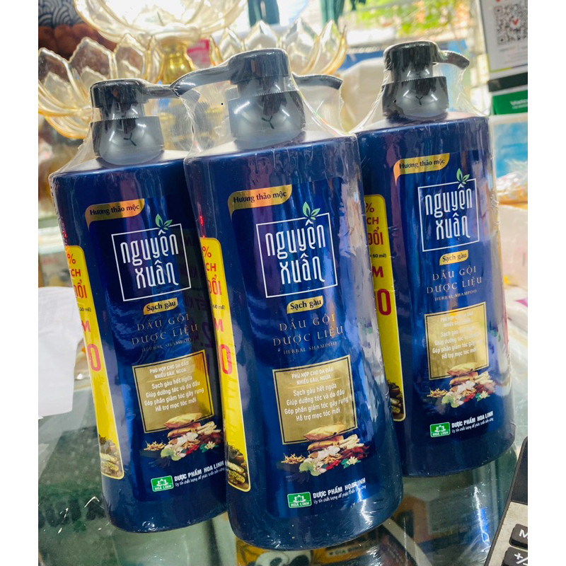 Dầu gội Dược liệu Nguyên Xuân Sạch Gàu 600ml - Tặng thêm 10% thể tích giá không đổi