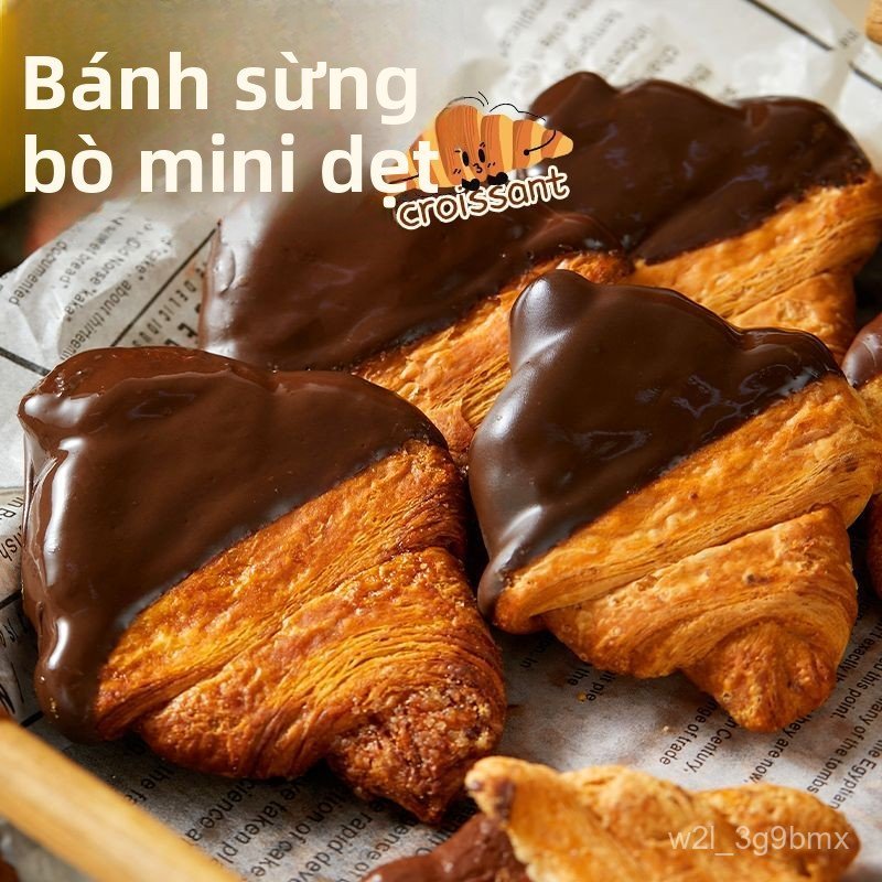 Bánh sừng bò dẹt, sô cô la bơ, bánh sừng bò giòn nhân bơ ca cao nguyên chất, một món ăn vặt ngon miệ