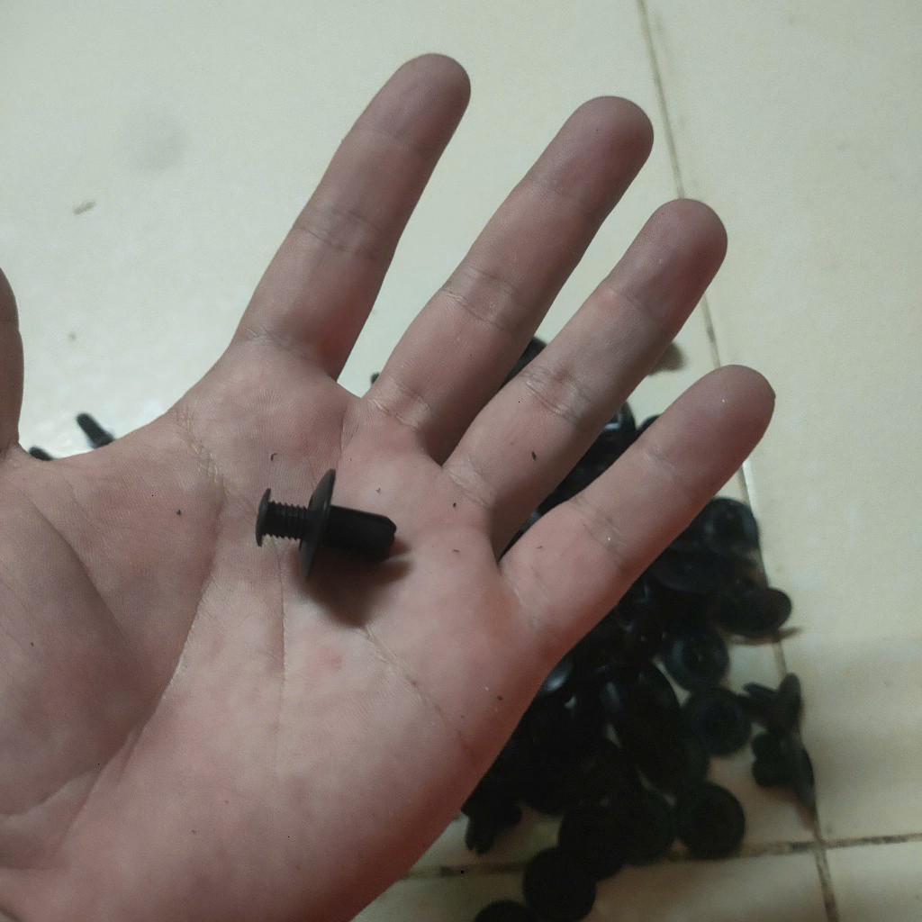 Chốt Nhựa Ô Tô 8mm Có Ren, Chốt Nở Cản Xe Chắn Bùn, Ốp Nội Thất Xe Hơi