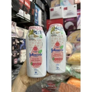 1 chai phấn thơm em bé Johnson's 200g 400g