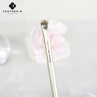 Cọ kẻ mí dưới - mí mắt Feather B 302