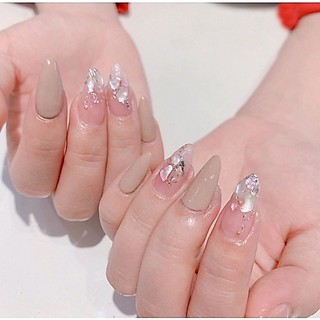 Xà cừ trắng ẩn móng siêu mỏng
