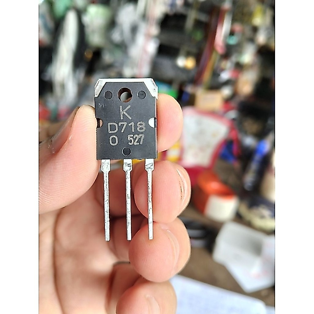 com bo 2 con D718 (transistor) hàng mới chính hãng, lưng đồng,kec..