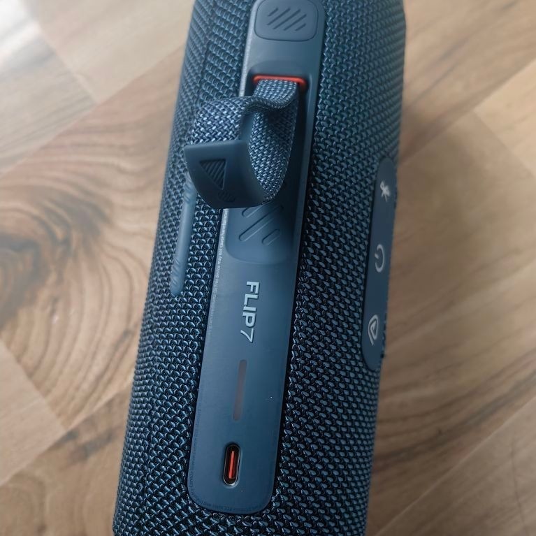 loa jbl flip 7 99% ( loa trần ) chính hãng ( màu trắng )