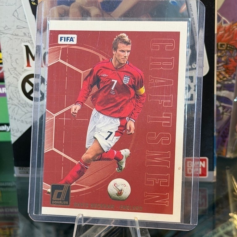 Thẻ Cầu Thủ David Beckham Chính Hãng Panini Donruss 2024-25 Áo Tuyển Anh SCARFSMEN