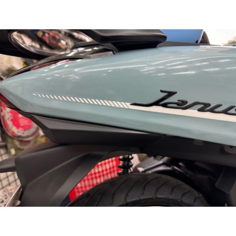 Tem Janus decal cao cấp Thế giới tem xe