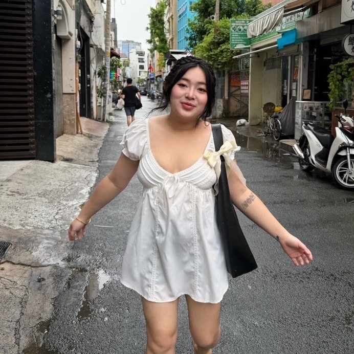 Lassie Bigsize| Đầm babydoll cổ tim phối ren điệu| MIU DRESS