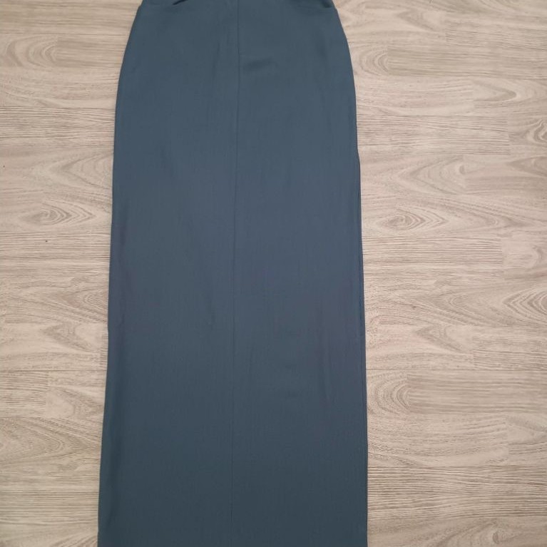 pass cv Lin Design new tag sz xs( xẻ tà 1 bên hông)