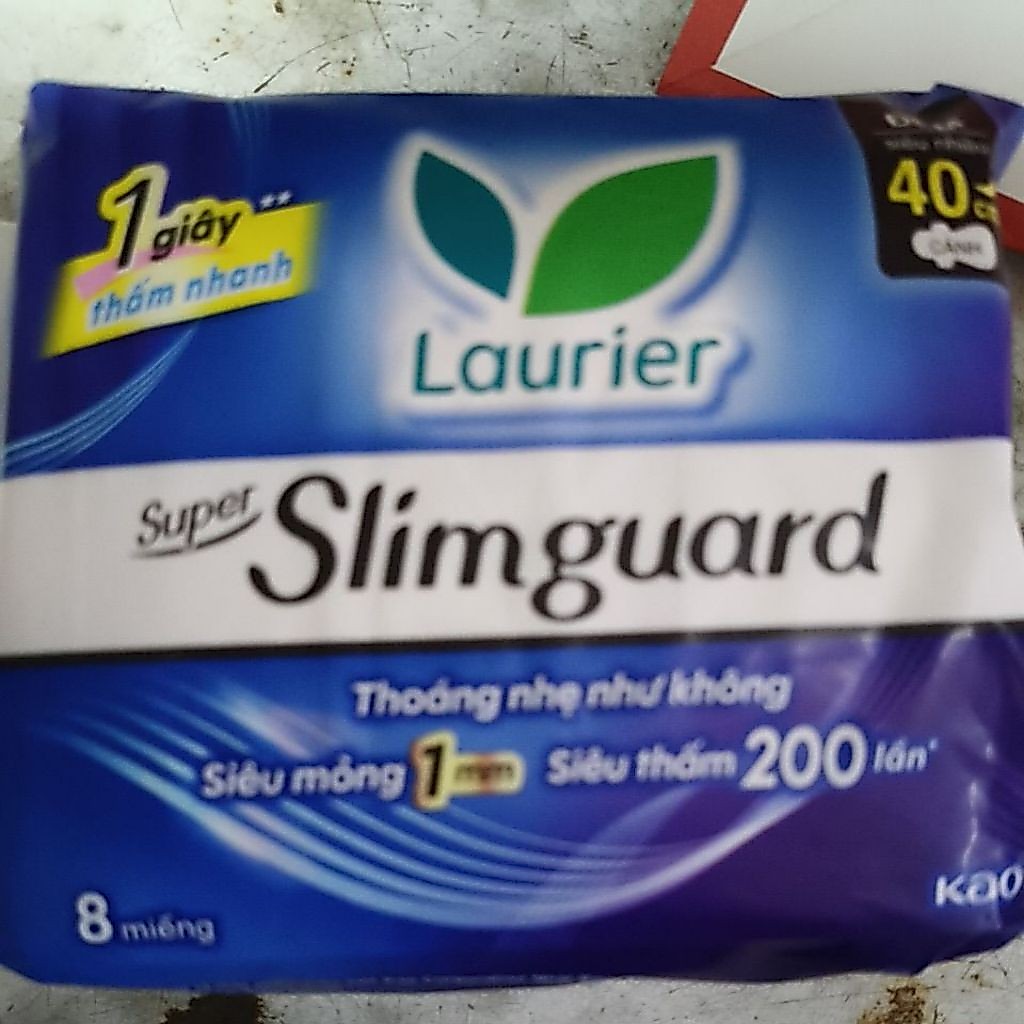 Băng vệ sinh Laurier ban đêm siêu mỏng 40cm