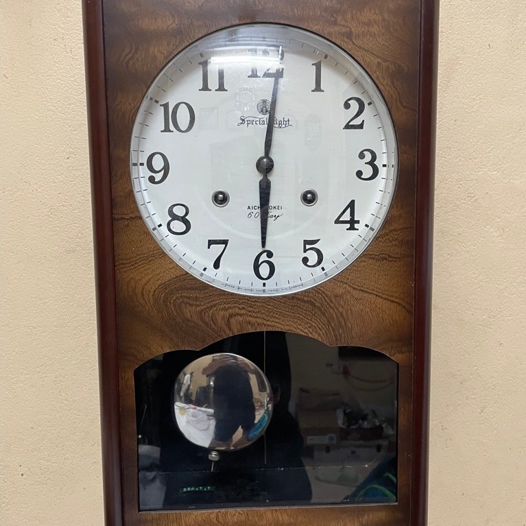 Siêu Phẩm Đồng Hồ Treo Tường Cơ Cót 60 Ngày Aichi Tokei Nhật Bản - Kích Thước 43x26x11cm 2 Gông Đồng