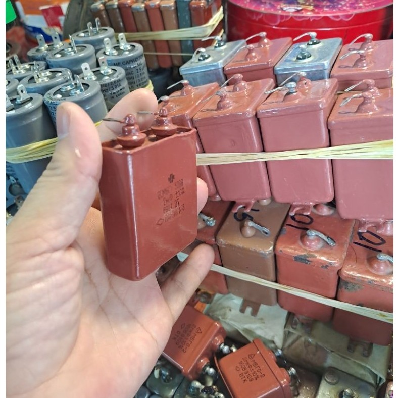 Tụ nga 2uf300v