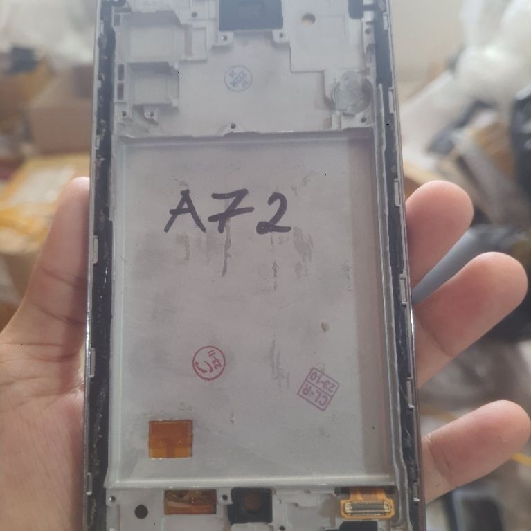 Màn hình sam sung A72 cũ OLED ép kính bị ám xanh,nổi bọt nhẹ vẫn sử dụng tốt