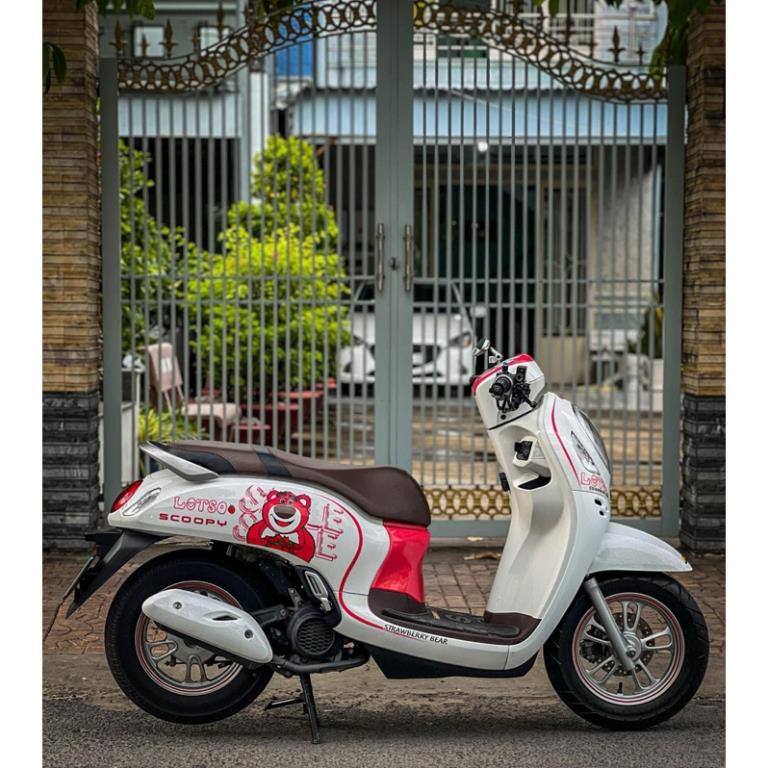Tem Scoopy Tem xe