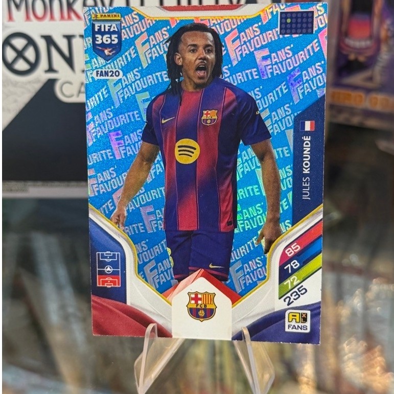 Thẻ Cầu Thủ Kounde Panini FIFA 365 FC Barcelona Fans Favourite Xanh Lam #FAN20
