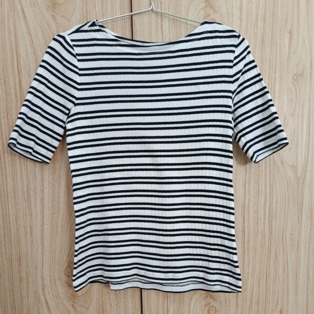 2hand áo thun tay lỡ UNIQLO