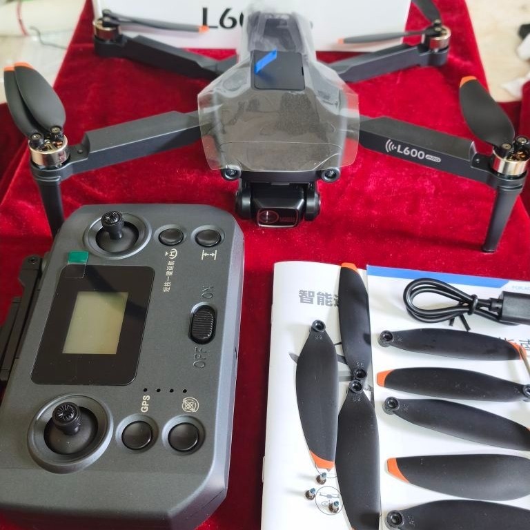 FLYCAM LYZRC L600 PRO  - CAMERA 4K HD, CẢM BIẾN VA CHẠM LAZER 360 độ, ĐỘNG CƠ KHÔNG CHỔI THAN