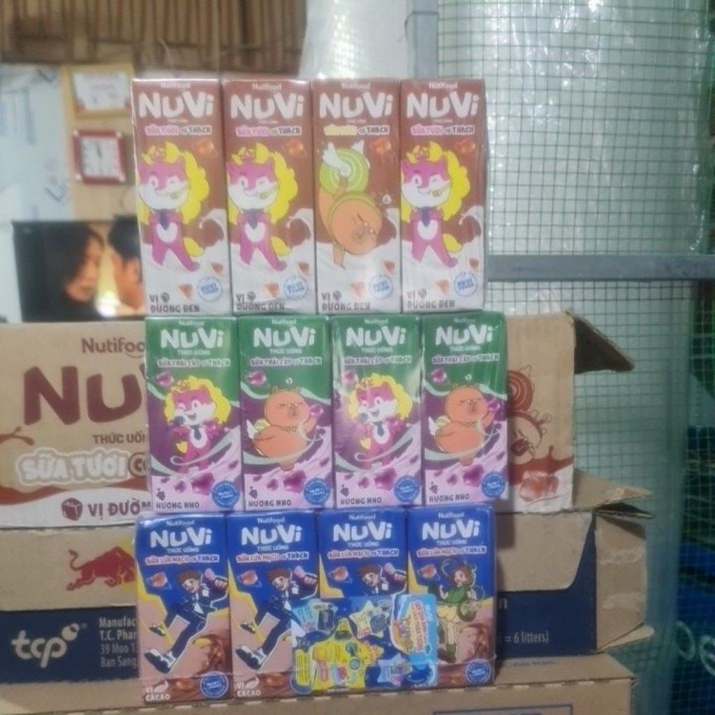 Lốc sữa Nuvi có thạch 180ml Nutifood