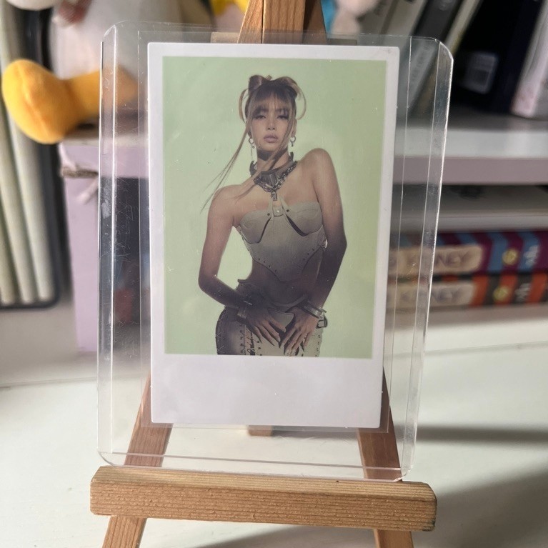 card off Pola Lisa Blackpink