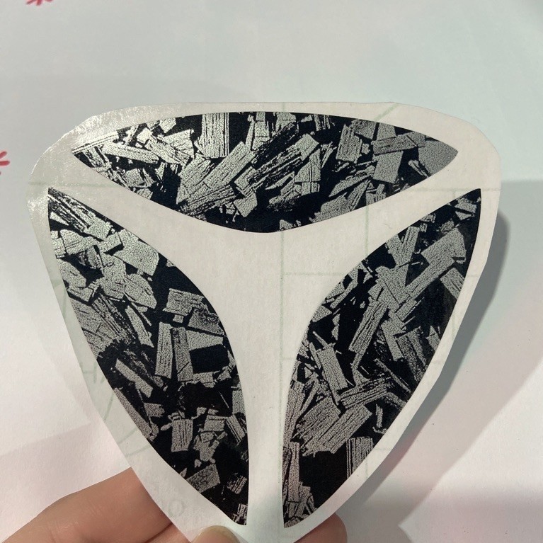 Tem sticker YADEA mẫu logo vân đá 10 cm tem carbon