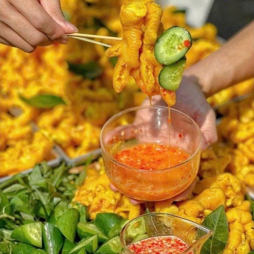 Chân gà rút xương ủ muối (khay 300g)