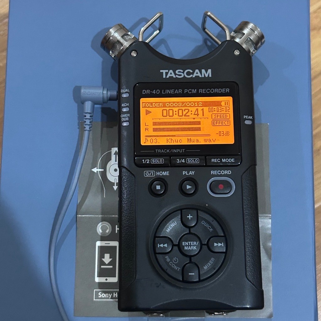 Máy Nghe Nhạc Lossless / Máy Thu Âm TASCAM DR-40 - Giải Mã Âm Thanh 24-bit/96kHz, Âm Mộc Chuẩn Studi
