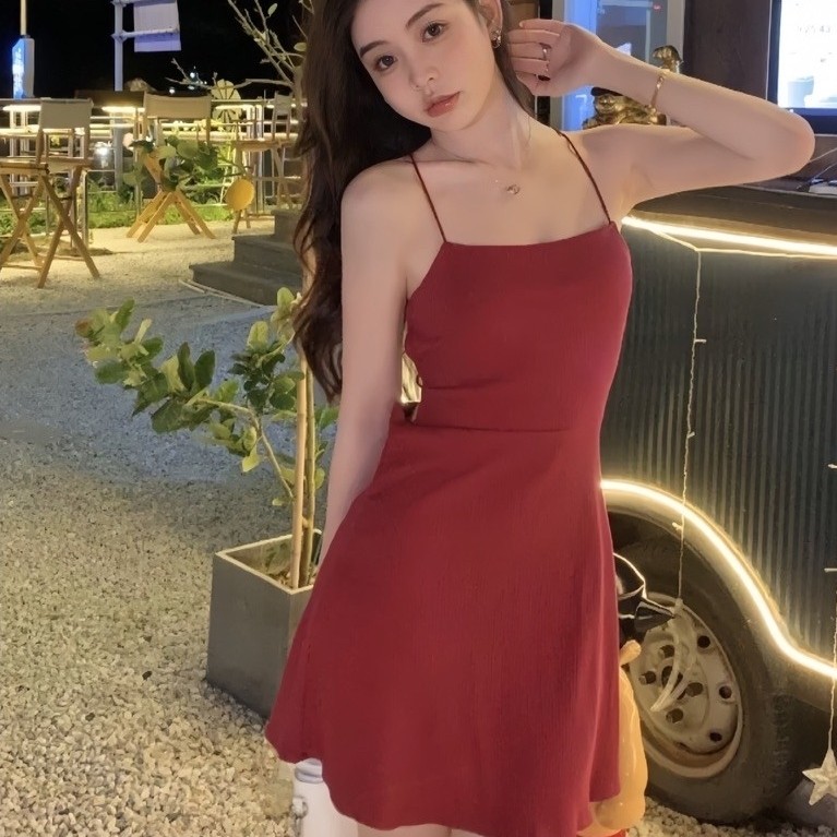Váy hai dây mùa hè mới ôm eo váy hai dây thiết kế hở lưng