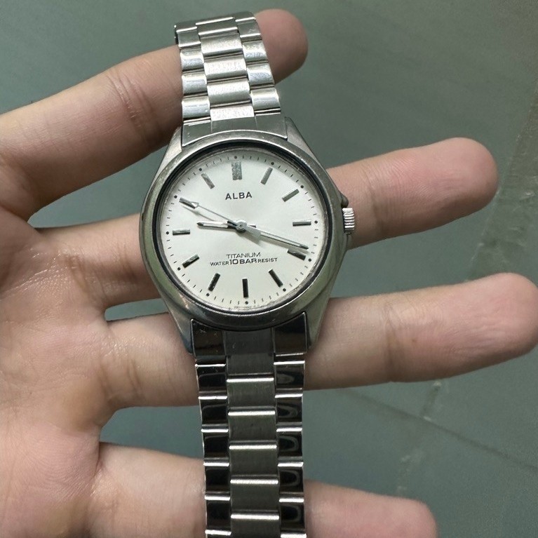 thanh lý đồng hồ seiko alba vỏ bằng Titanium còn khá mới