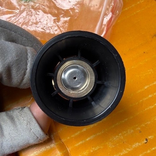 Béc loa ti inox nhỏ đen