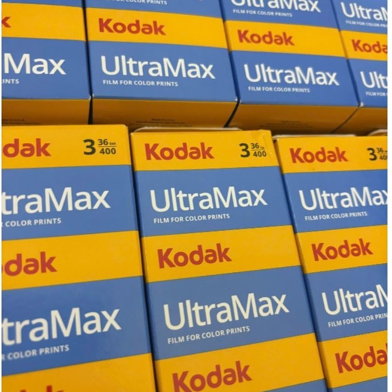 Film kodak ultramax 400 film chụp ảnh 36 tấm date 2028