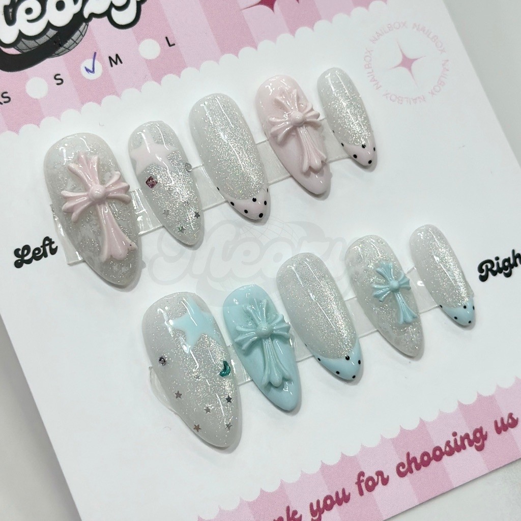 Mã 4 - Nailbox Chorme Heart thiết kế thủ công.