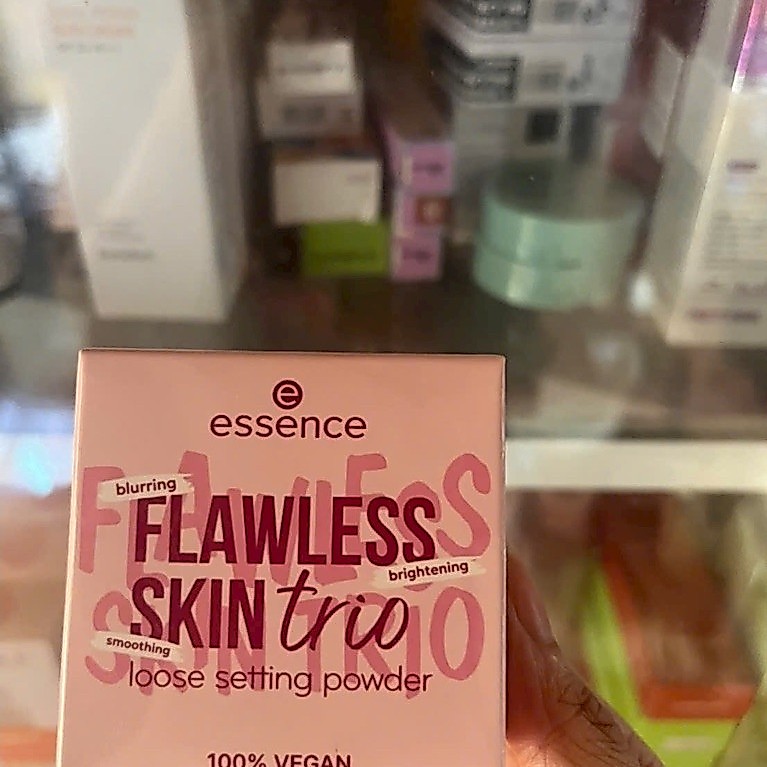 Phấn phủ essence