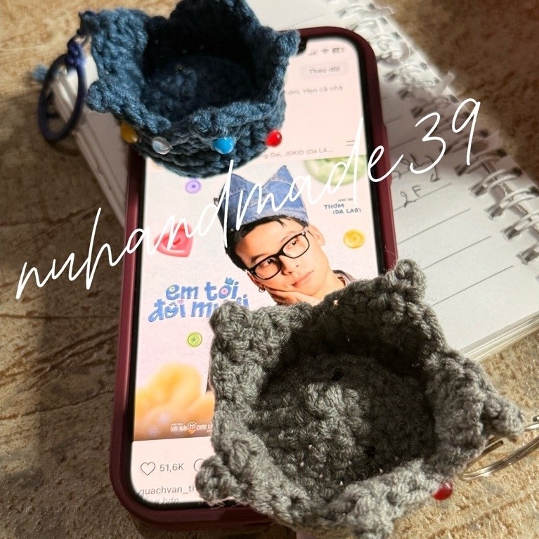 (Mẫu nhà Nù) Mẫu móc khoá Vương miện THƠM DaLab nuhandmade39