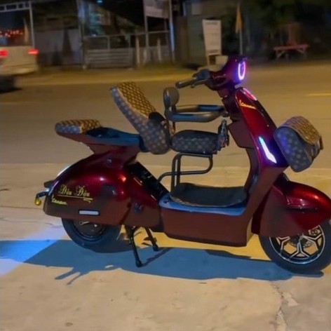 BỌC YÊN VESPA 946 ( MẪU CÓ CỐP)