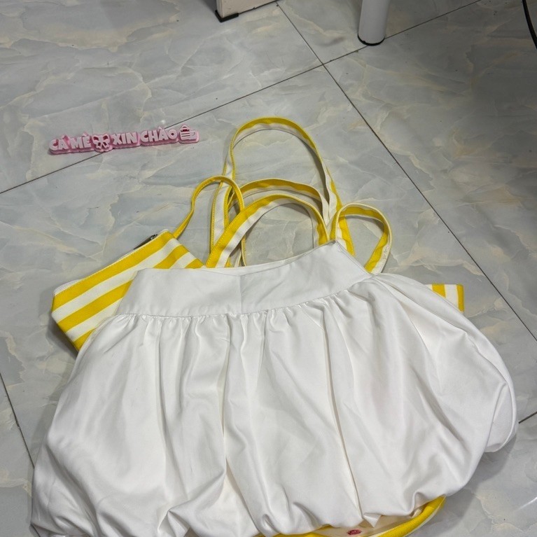 [PASS PM] Chân váy phồng bí Eager (có dính bẩn xíu xem kĩ ảnh)