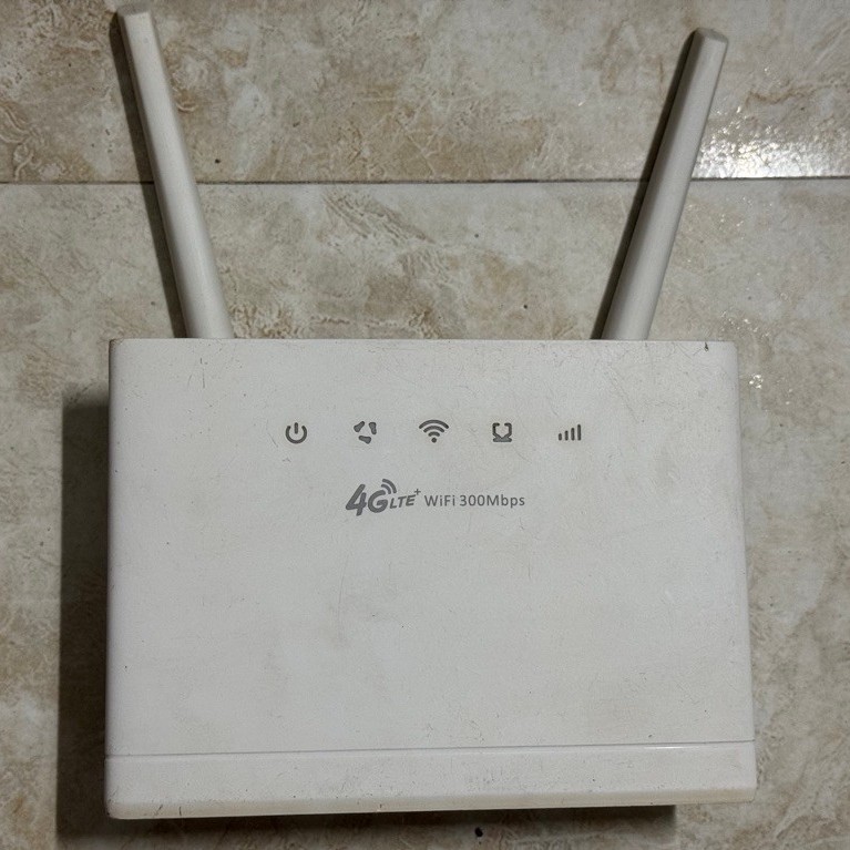 (Hàng cũ) Bộ phát wifi gắn sim 4G LTE R311 300mbps